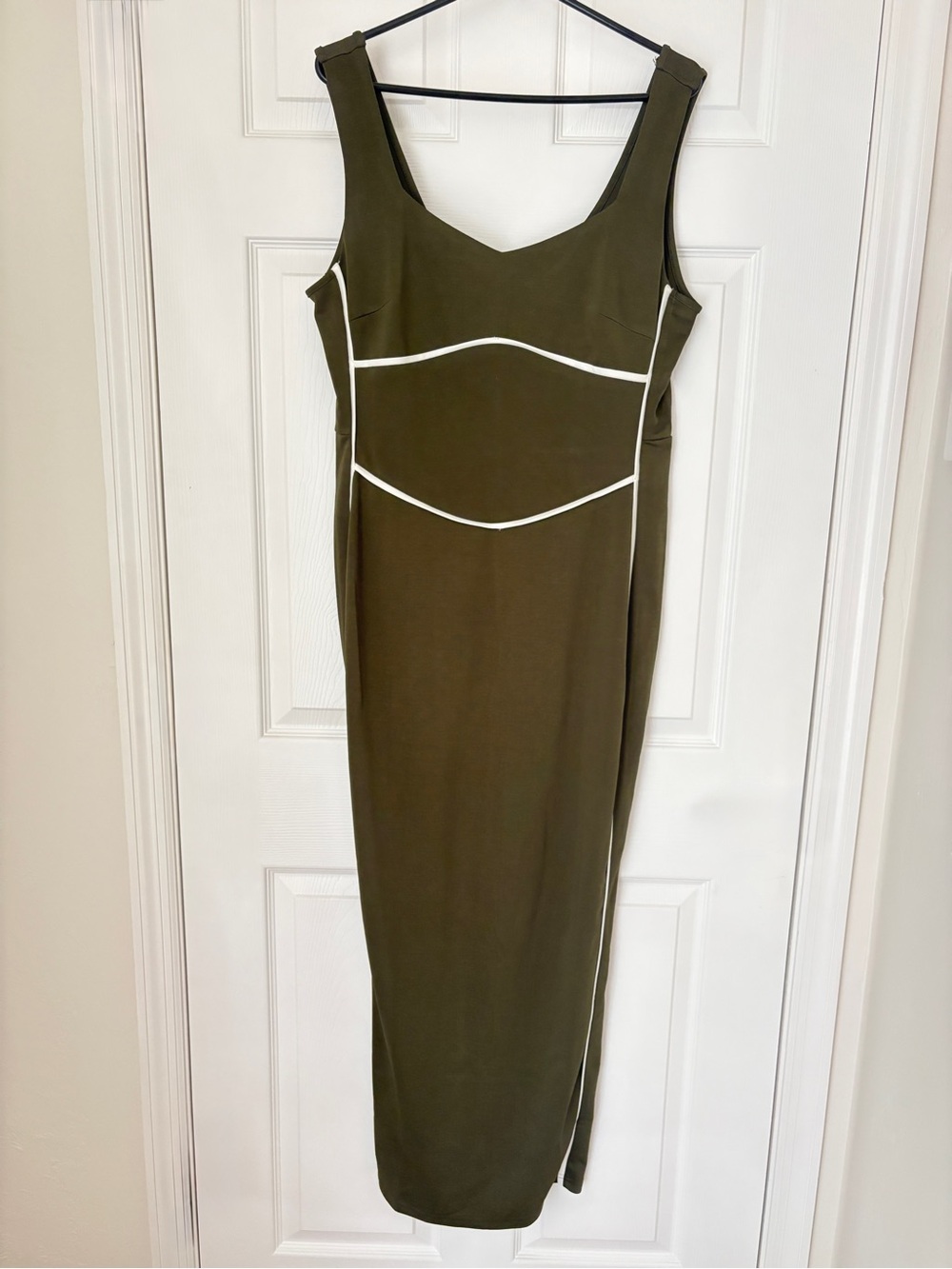 Olive Green Sleeveless Sheath Dress with Contrast Piping